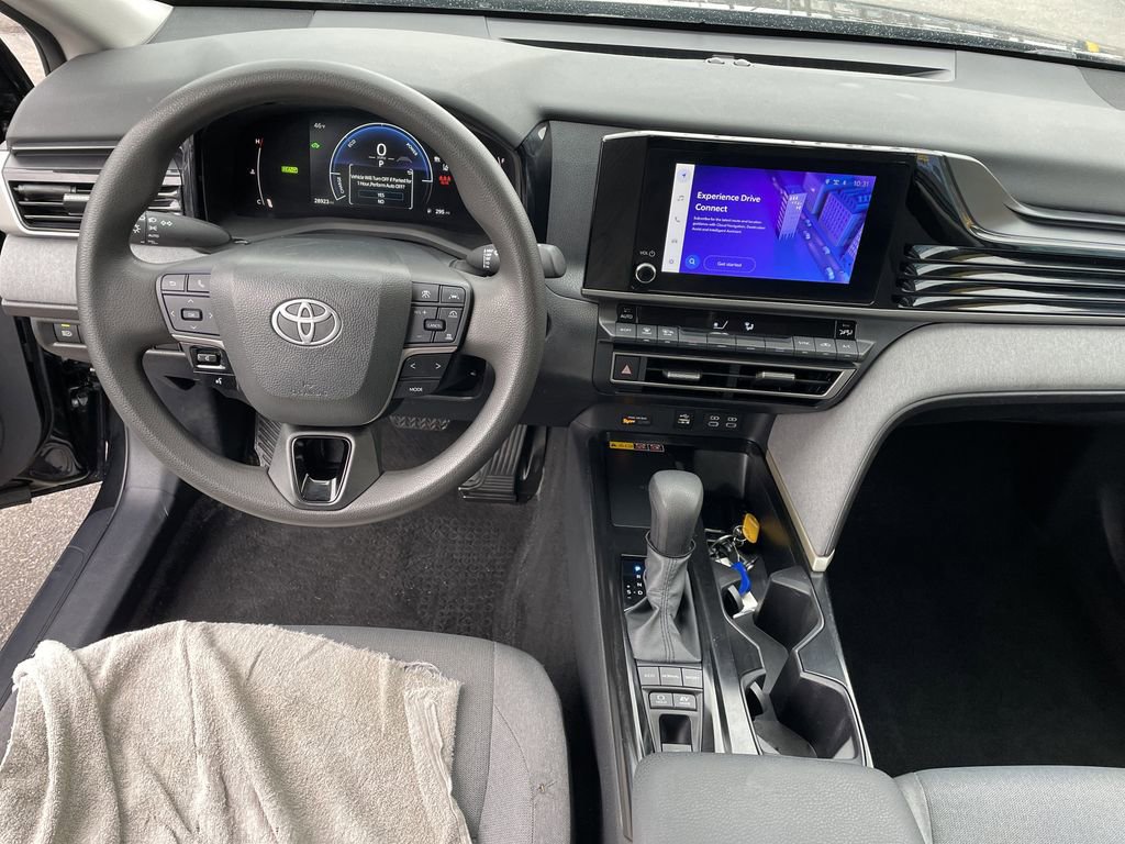 Used 2025 Toyota Camry LE AWD/4WD image 15