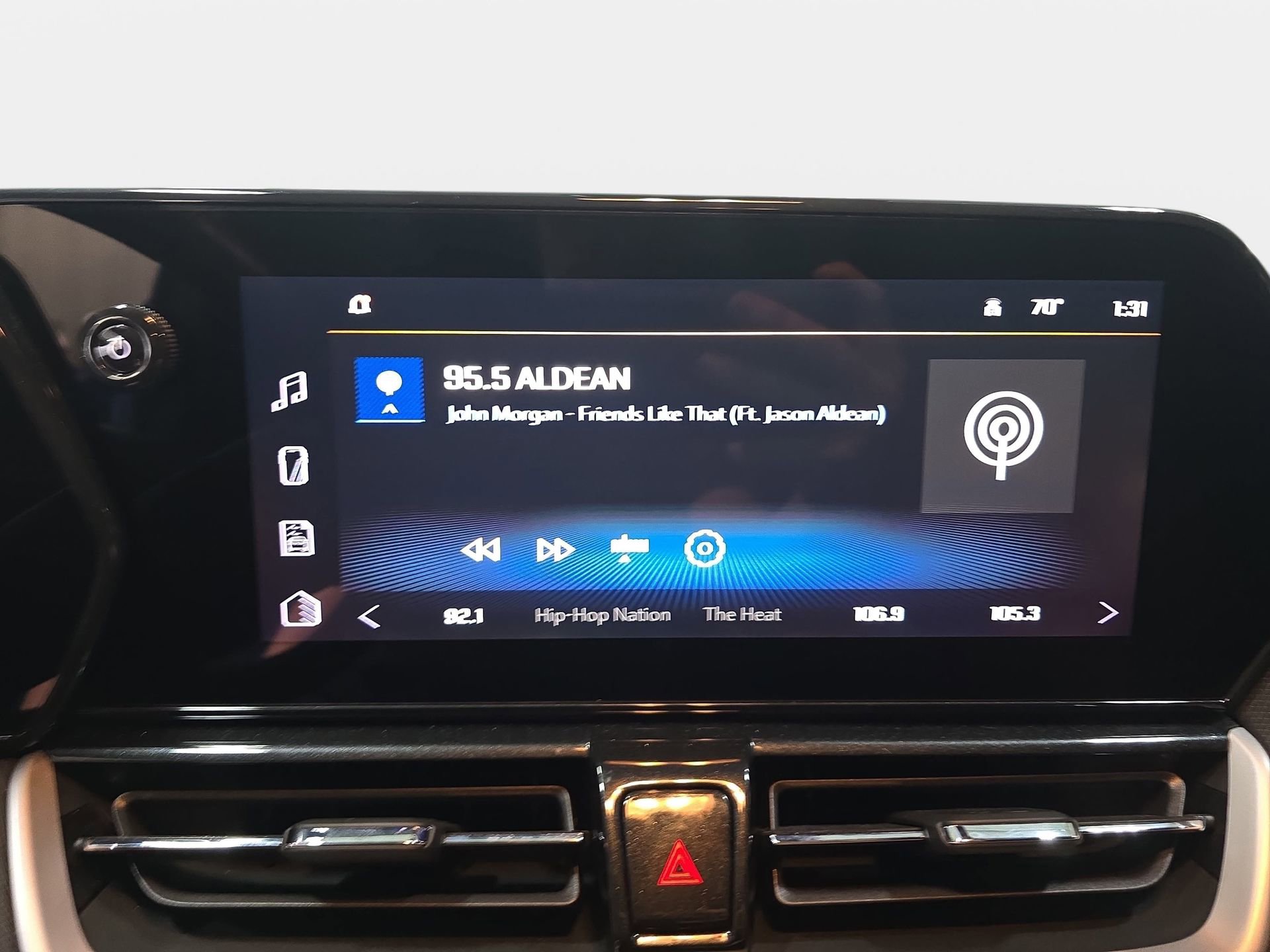 Used 2024 Chevrolet TrailBlazer LT w/ LT Cold Weather Package FWD image 22