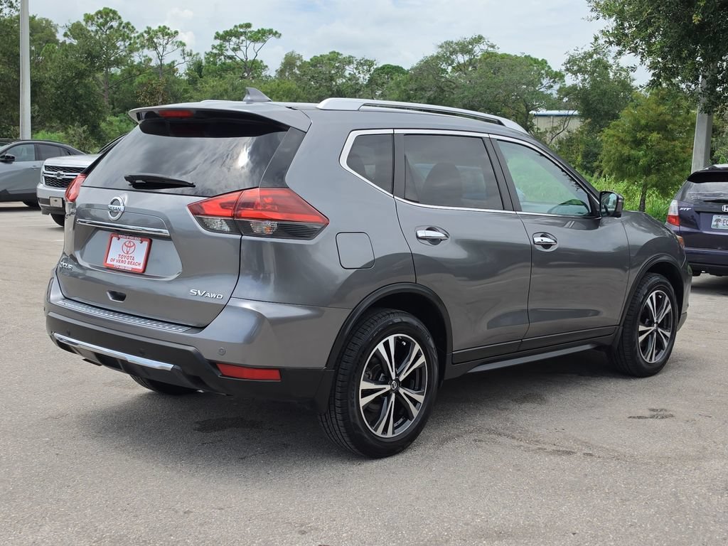 Used 2020 Nissan Rogue SV w/ Premium Package AWD/4WD image 6