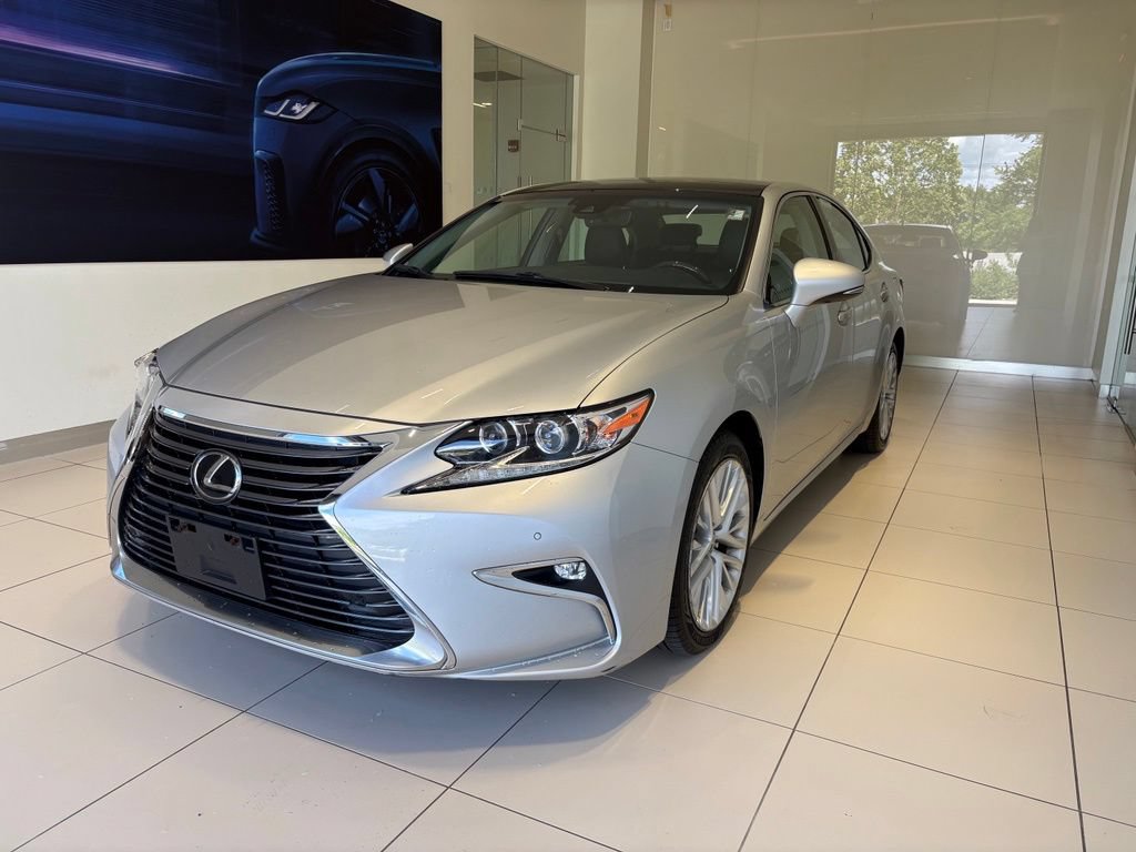 Used 2016 Lexus ES 350 w/ Luxury Package w/Wood Trim FWD image 1