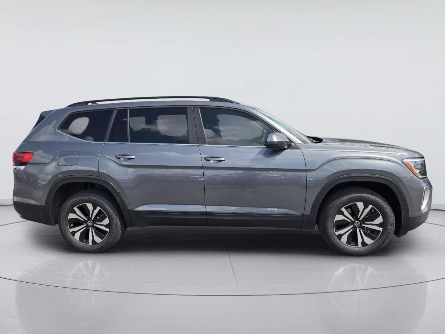 Used 2024 Volkswagen Atlas SE FWD image 4