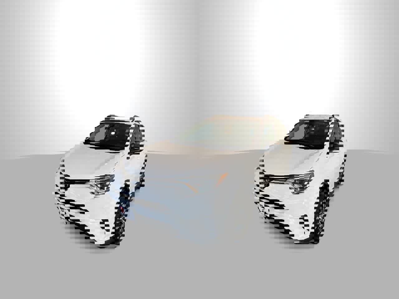 Used 2018 Toyota RAV4 LE image 4