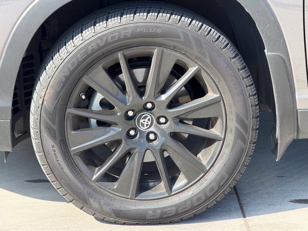 Used 2019 Toyota Highlander SE FWD image 7