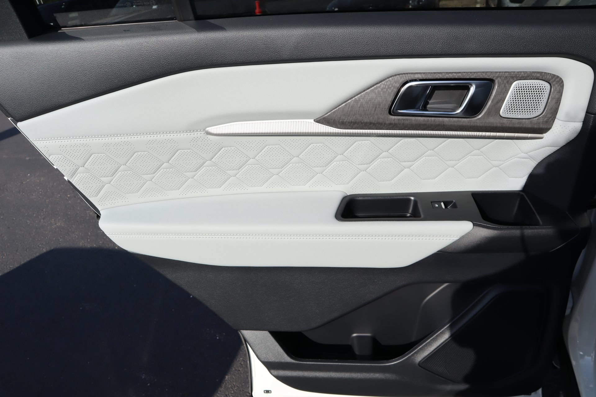 New 2026 Ford Explorer Platinum AWD/4WD image 21