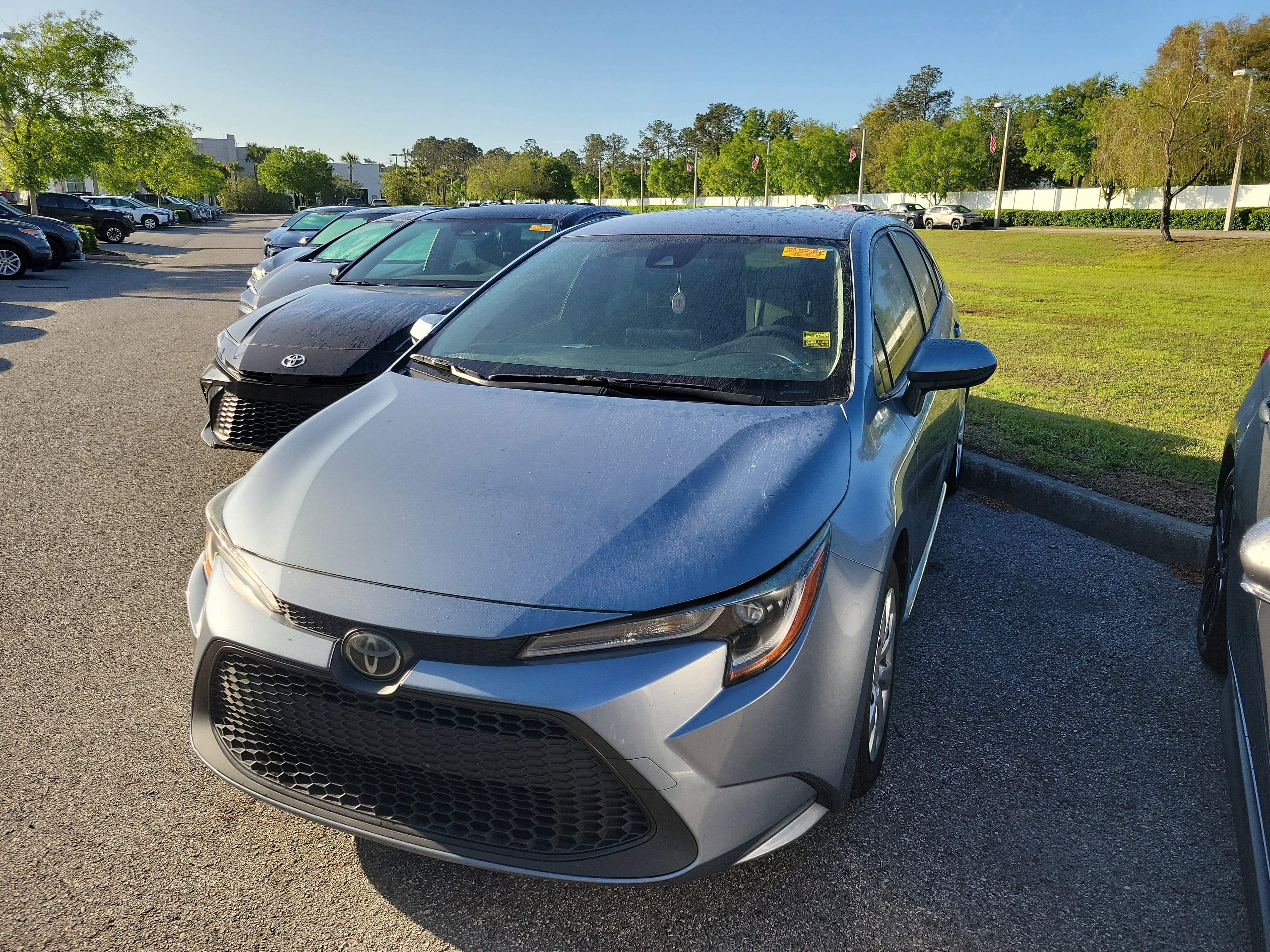 Used 2021 Toyota Corolla LE image 1