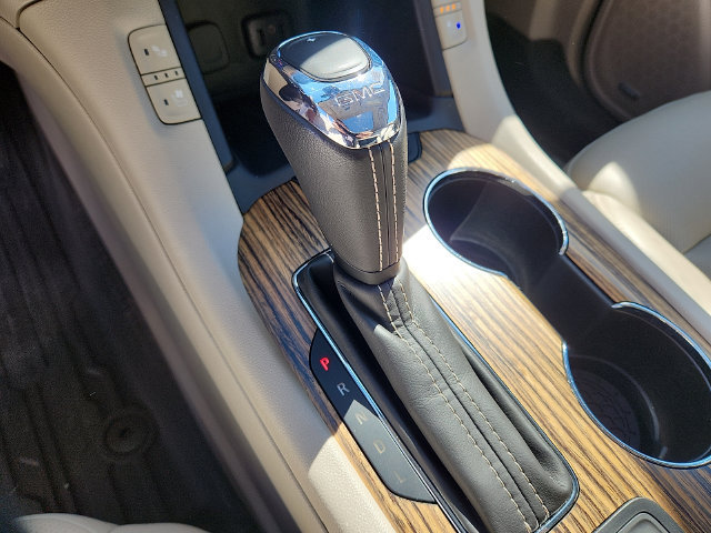 Used 2019 GMC Acadia Denali w/ Technology Package FWD image 15
