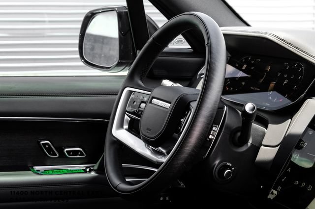 New 2026 Land Rover Range Rover Long Wheelbase SE AWD/4WD image 19
