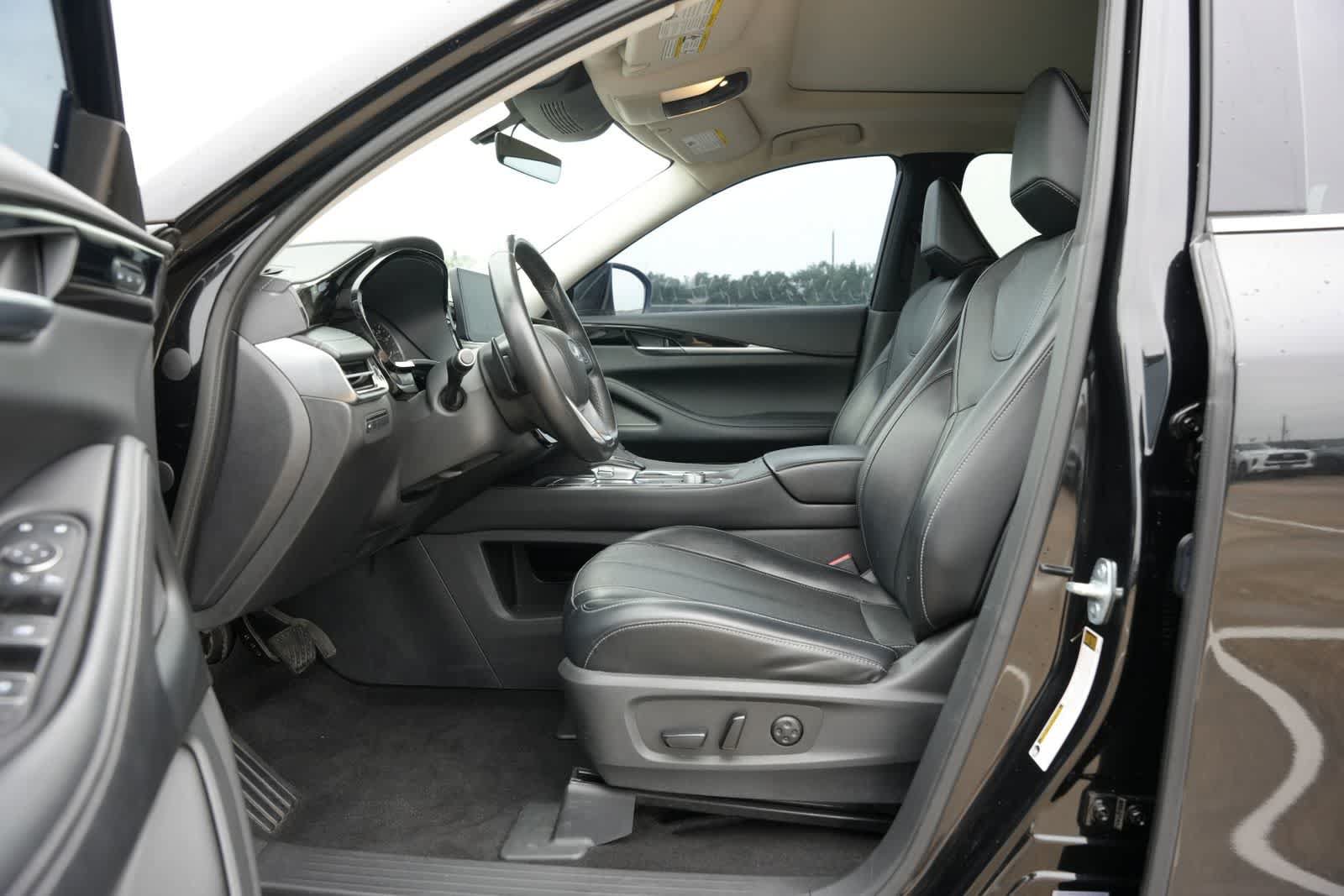 Certified 2023 INFINITI QX60 Pure FWD image 16