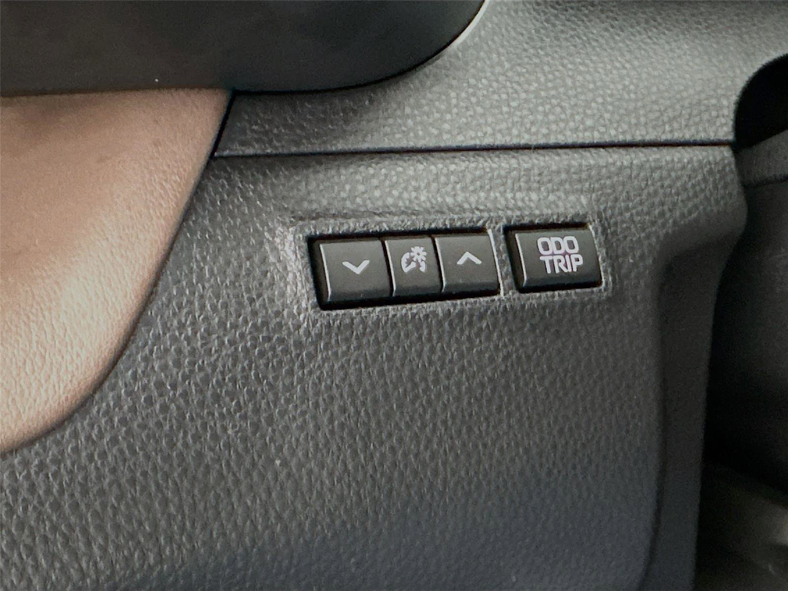 Certified 2023 Toyota Crown Limited image 33