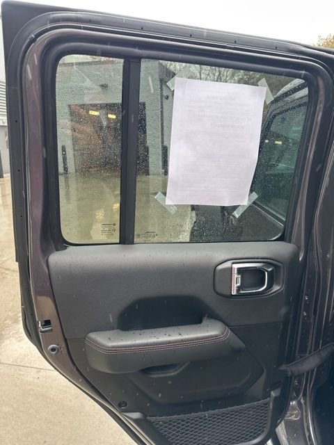 Used 2025 Jeep Wrangler Unlimited Rubicon w/ Convenience Group image 28