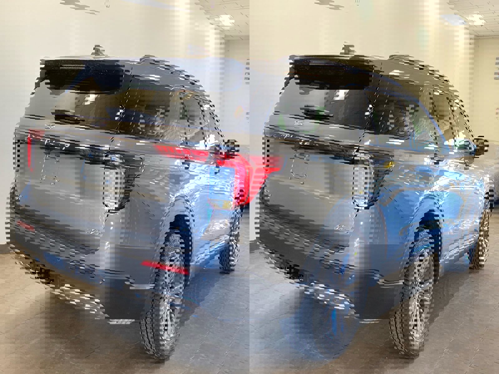 New 2026 Ford Explorer Active w/ Active Comfort Package image 9