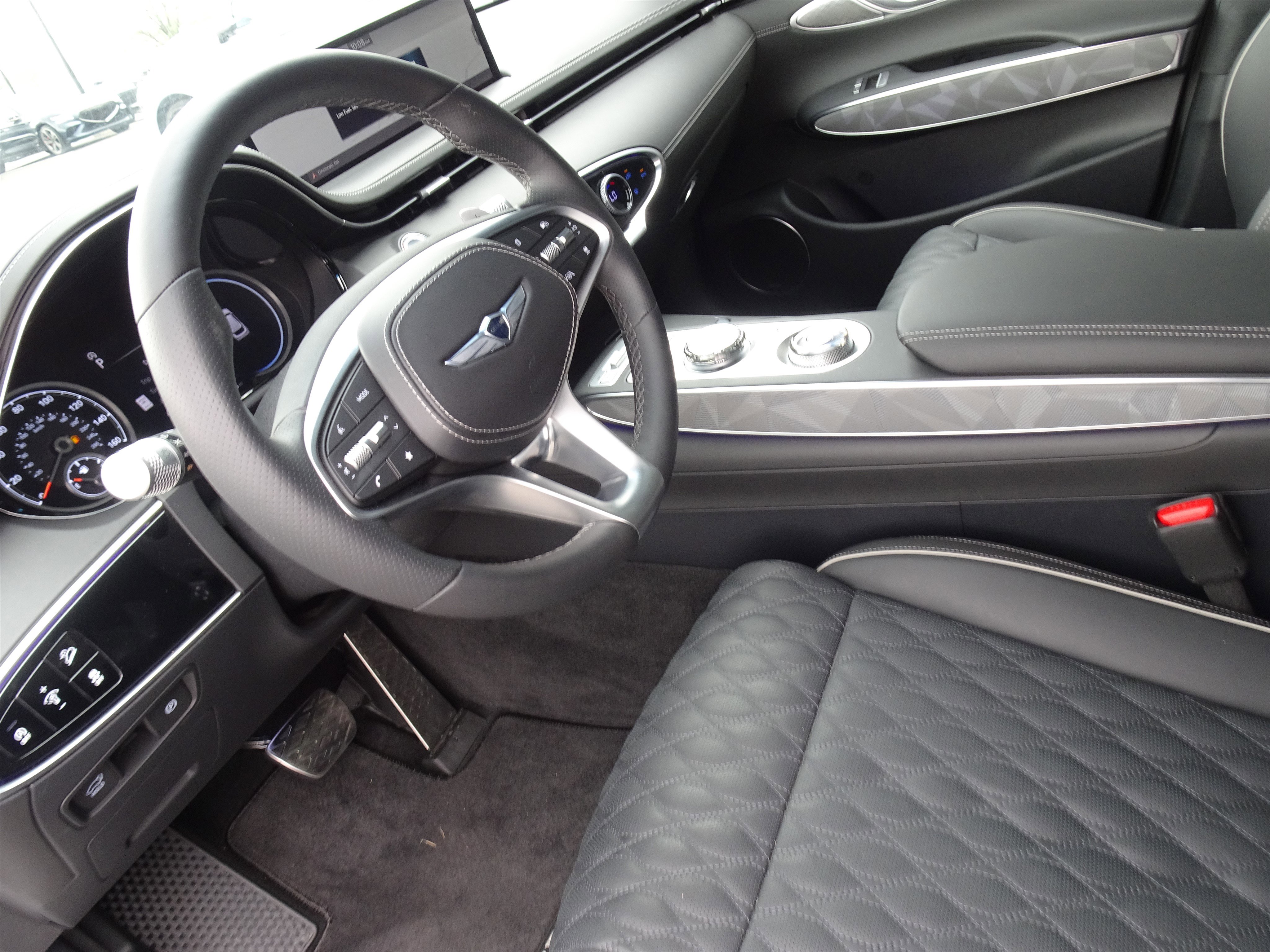 New 2025 Genesis GV70 3.5T Sport w/ Sport Advanced Package image 12