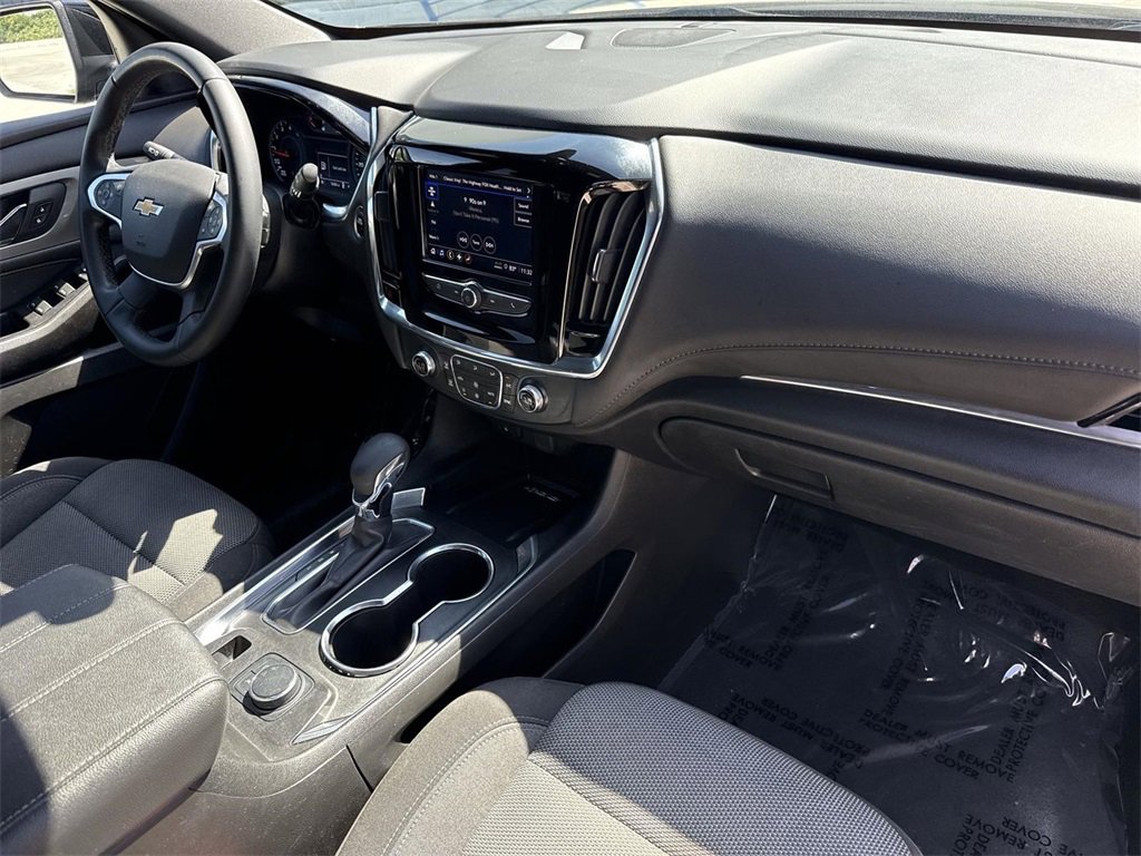 Used 2023 Chevrolet Traverse LT image 27