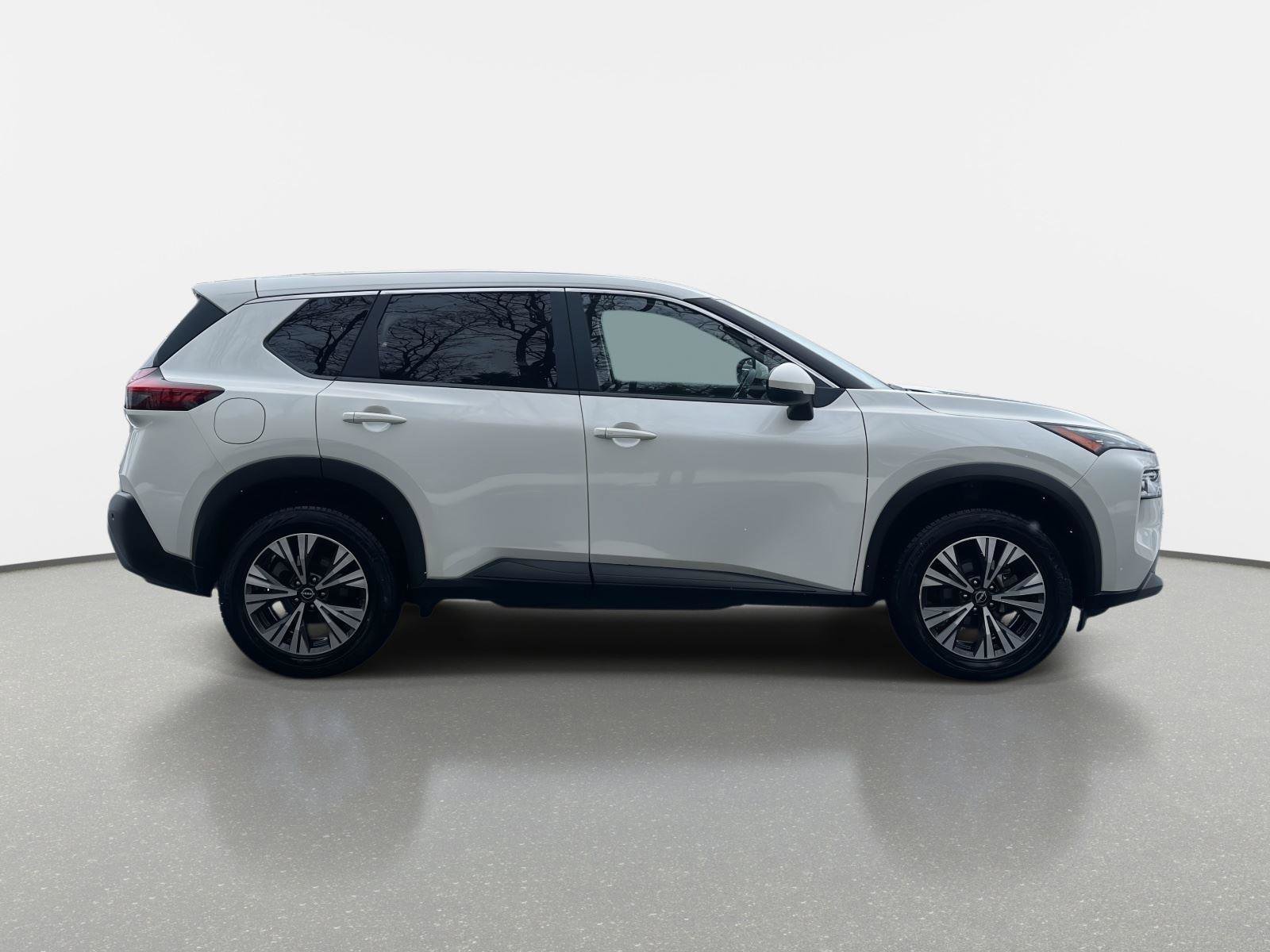 Certified 2023 Nissan Rogue SV image 4