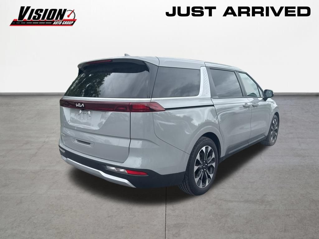 Certified 2024 Kia Carnival EX FWD image 5
