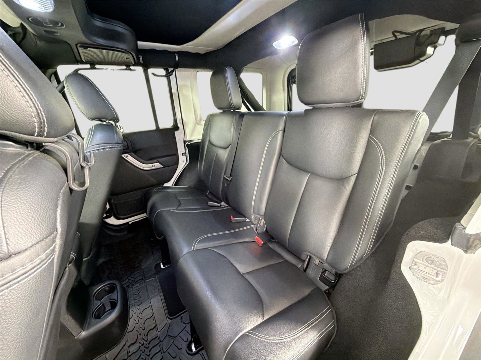 Used 2016 Jeep Wrangler Unlimited Rubicon AWD/4WD image 20