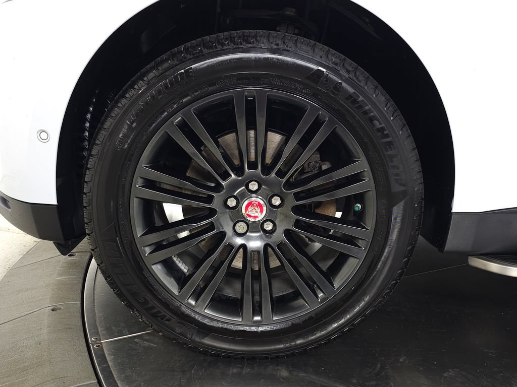 Used 2019 Jaguar F-PACE Portfolio AWD/4WD image 11