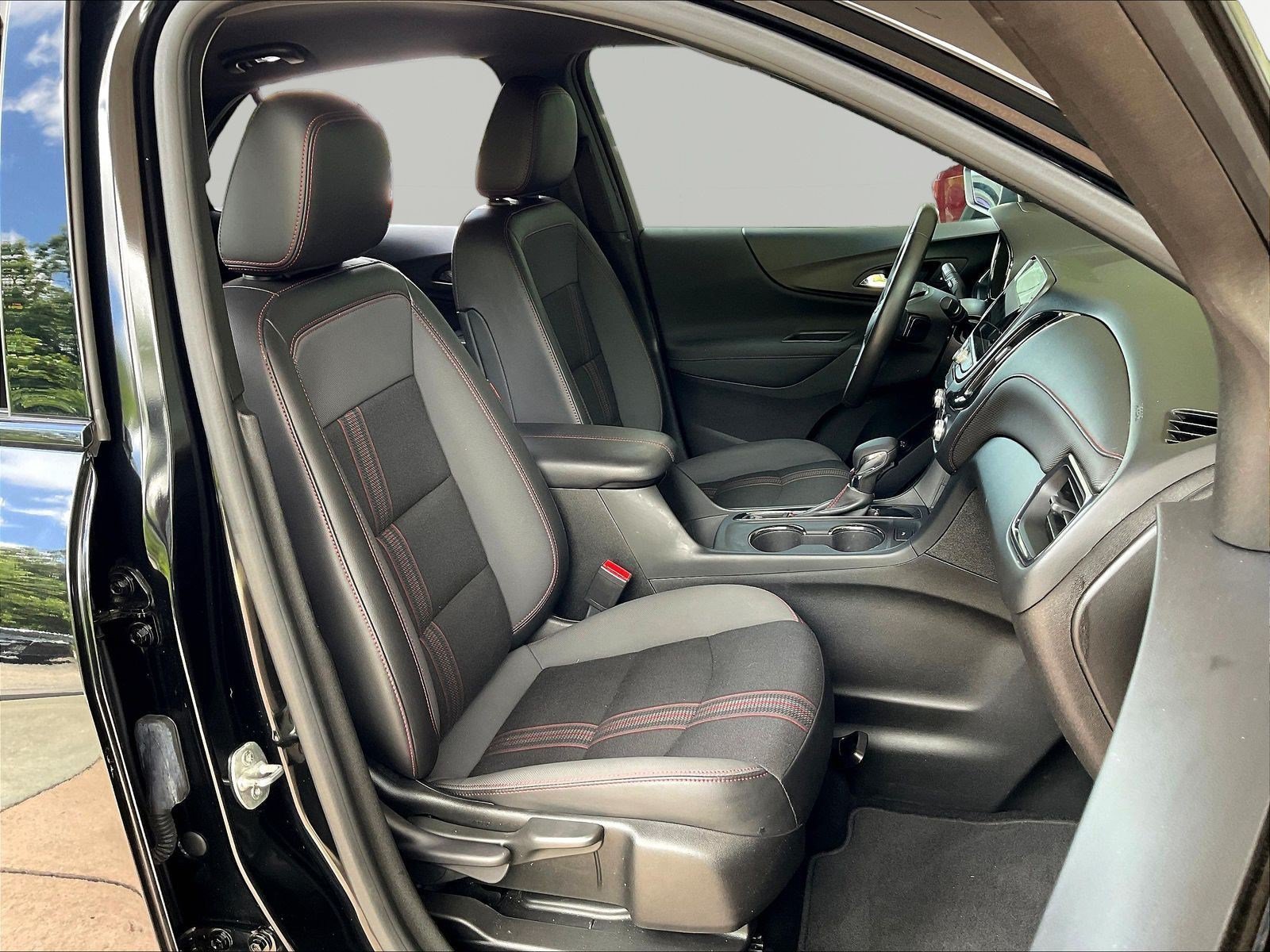 Used 2022 Chevrolet Equinox RS w/ Infotainment Package FWD image 29