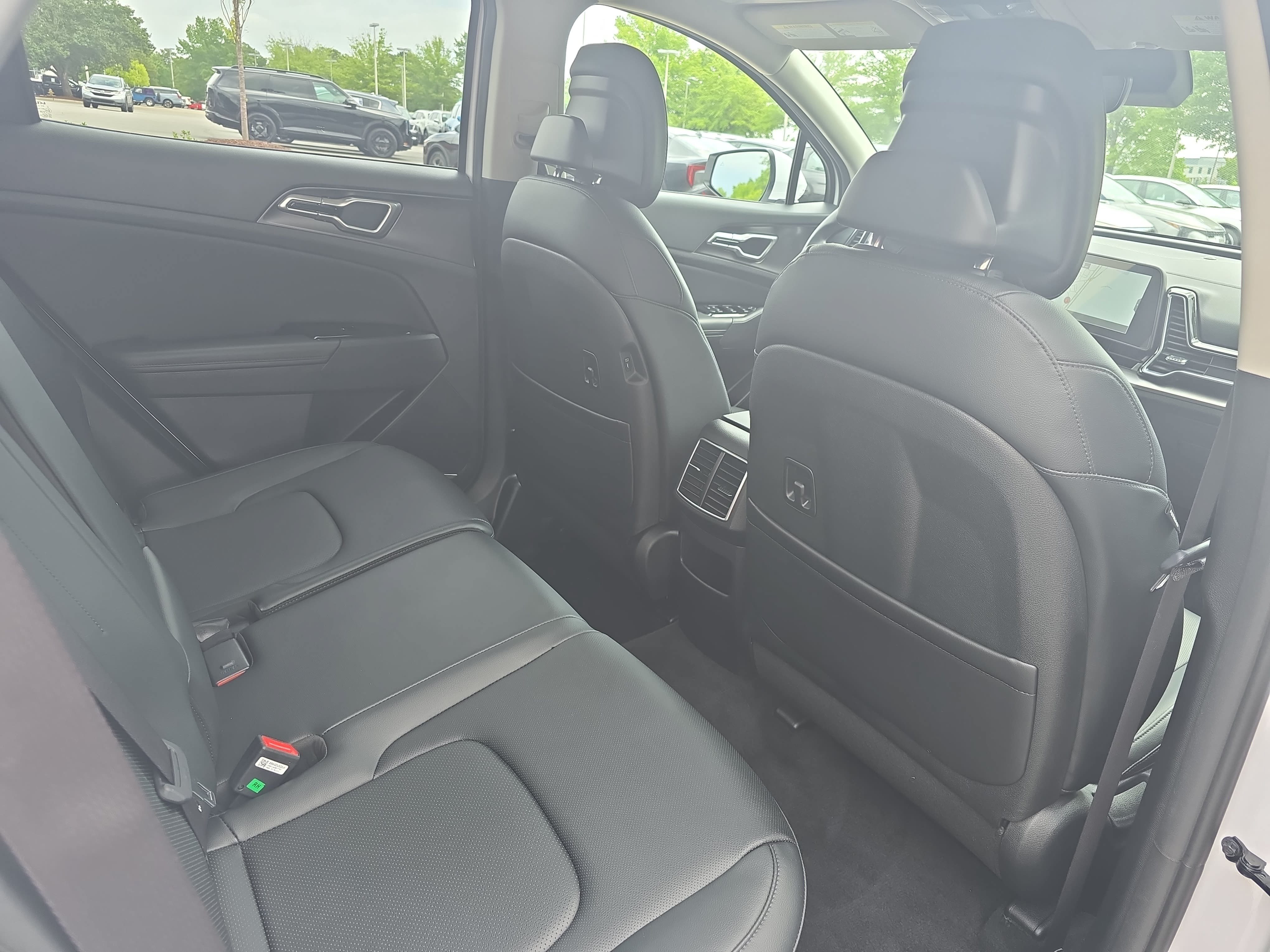 Used 2024 Kia Sportage EX AWD/4WD image 12