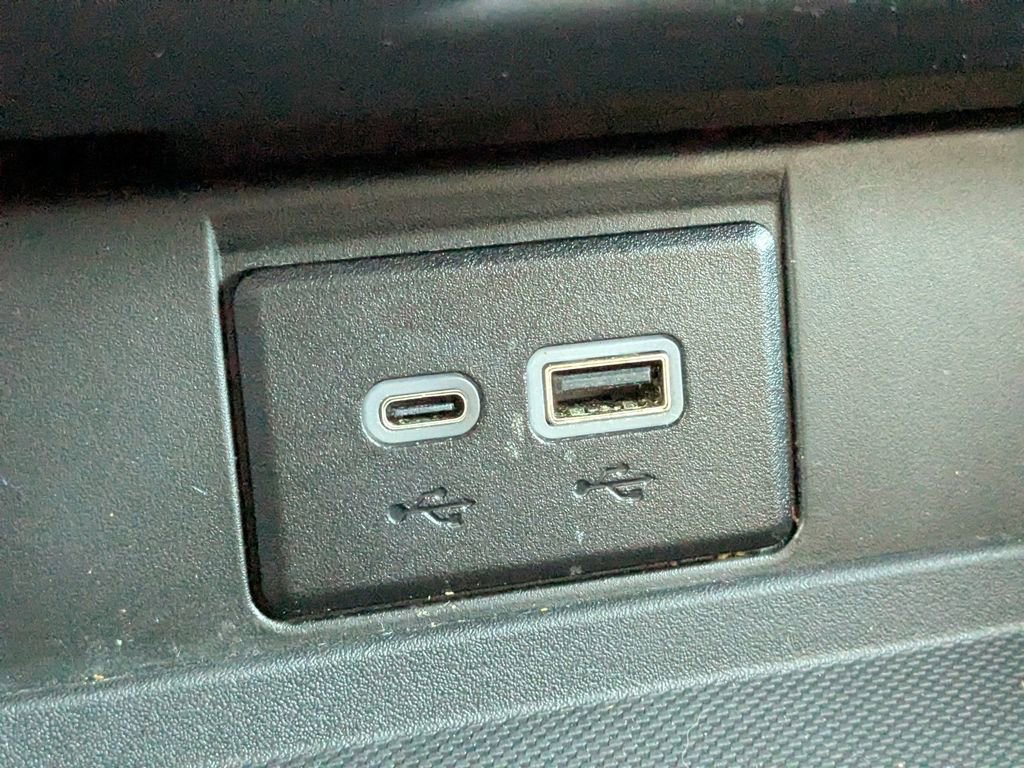 Used 2024 GMC Yukon XL SLT image 25