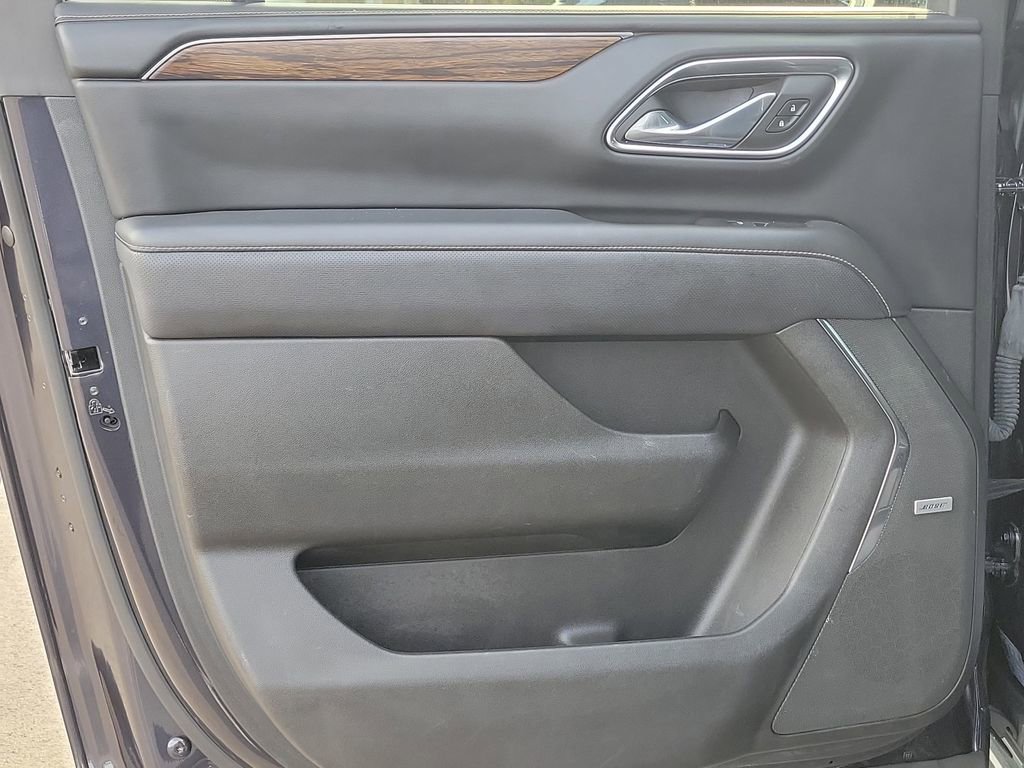 Used 2023 Chevrolet Suburban Premier image 20