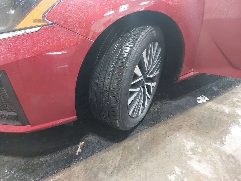 Used 2024 Nissan Altima 2.5 SV image 31