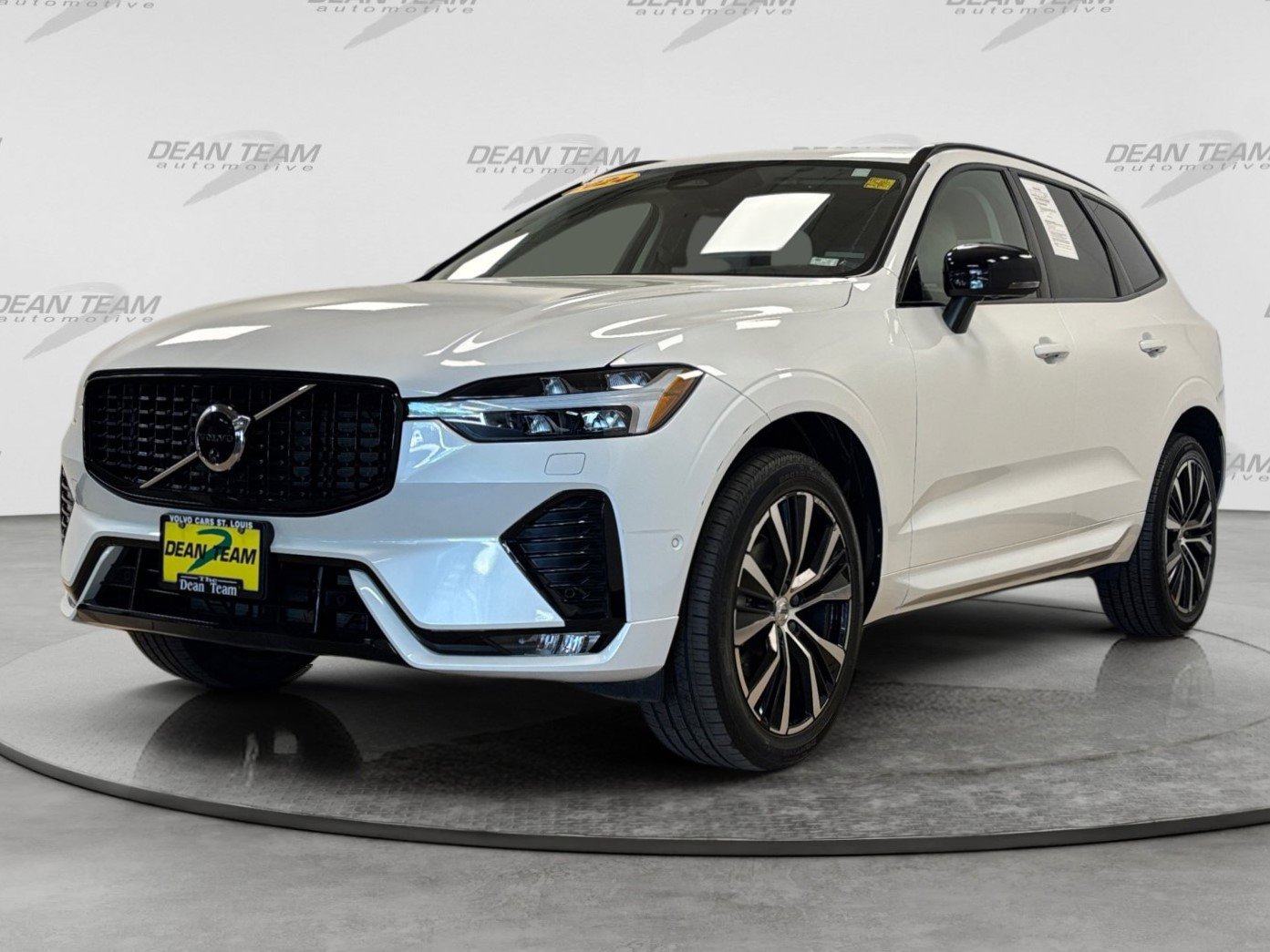 Used 2024 Volvo XC60 B5 Plus w/ Protection Package Premier AWD/4WD image 3
