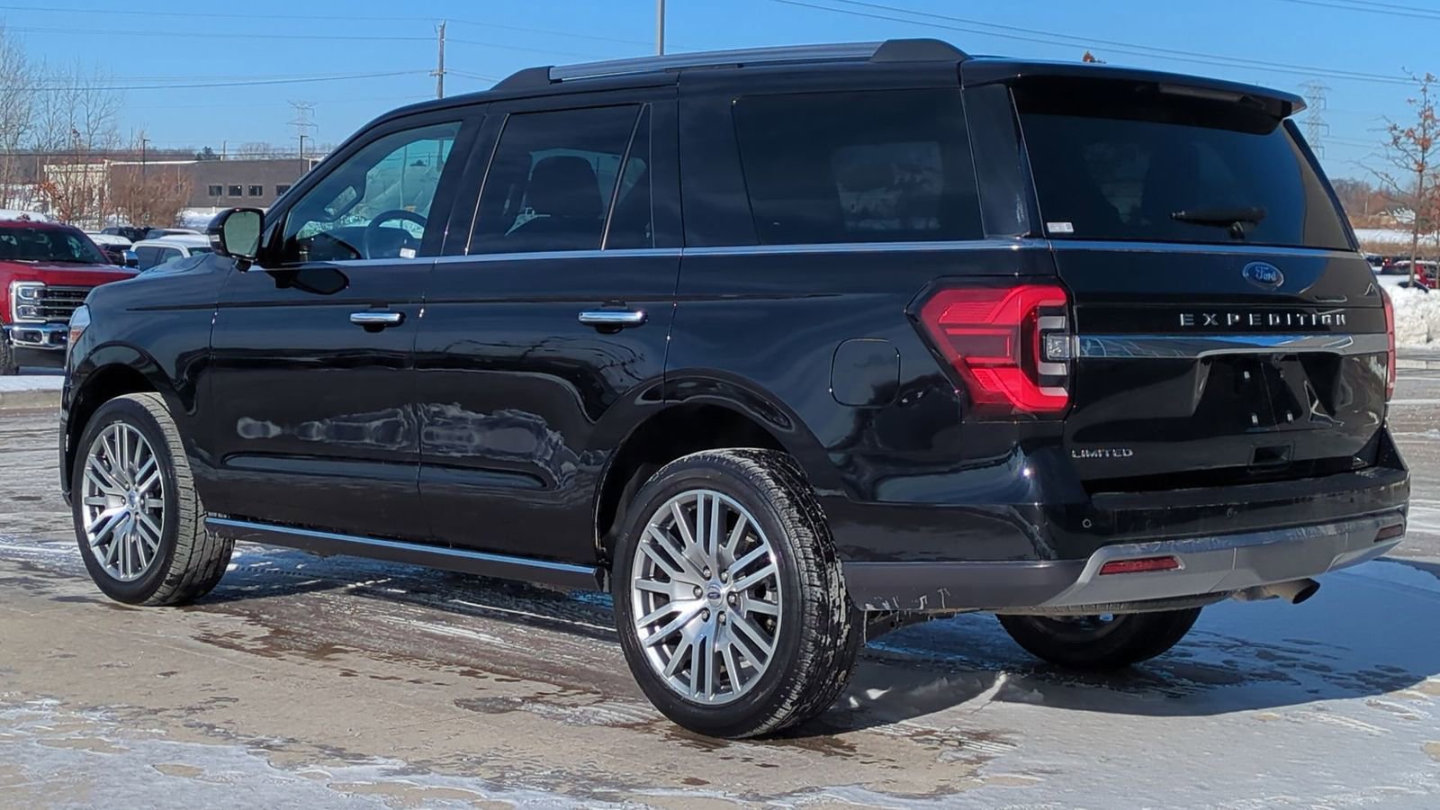 Used 2023 Ford Expedition Limited image 3