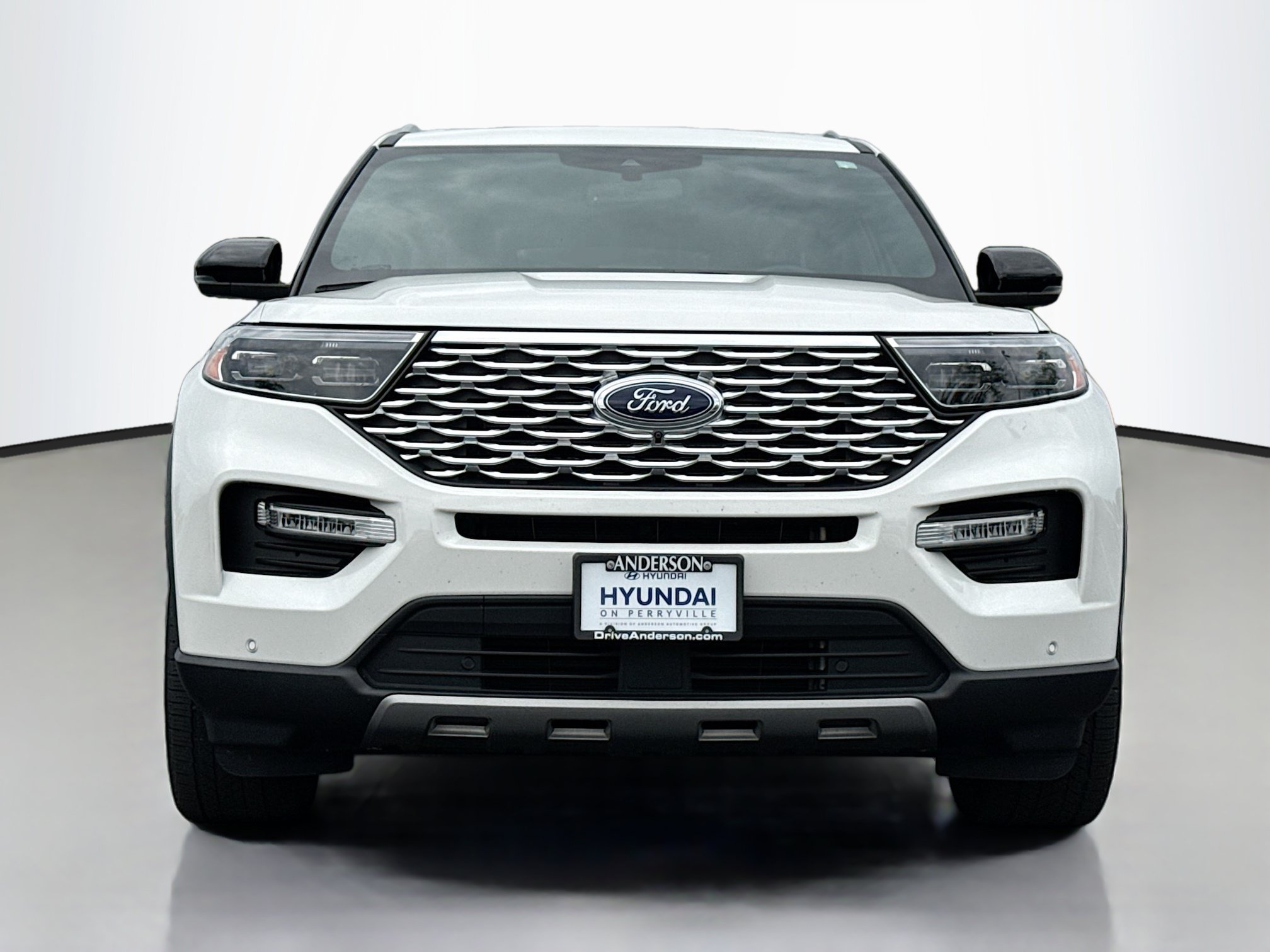Used 2023 Ford Explorer Platinum w/ Technology Package AWD/4WD image 16