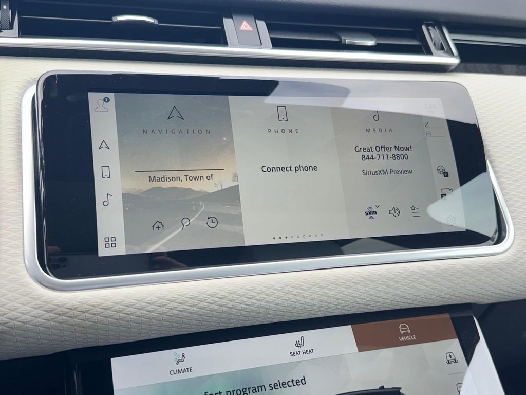 Used 2021 Land Rover Range Rover Velar R-Dynamic S image 18