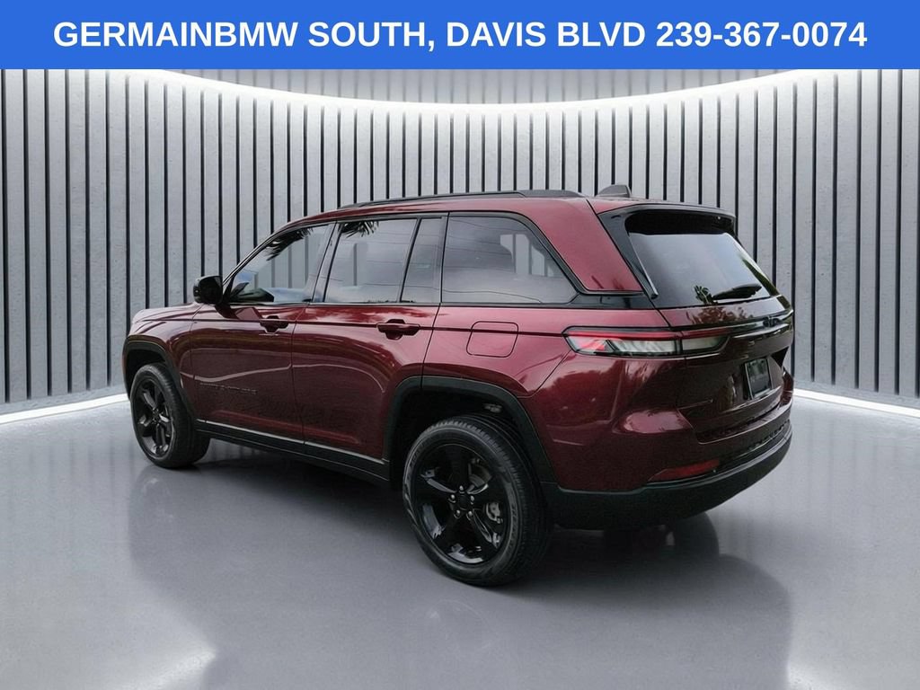 Used 2023 Jeep Grand Cherokee Limited w/ Black Appearance Package AWD/4WD image 7