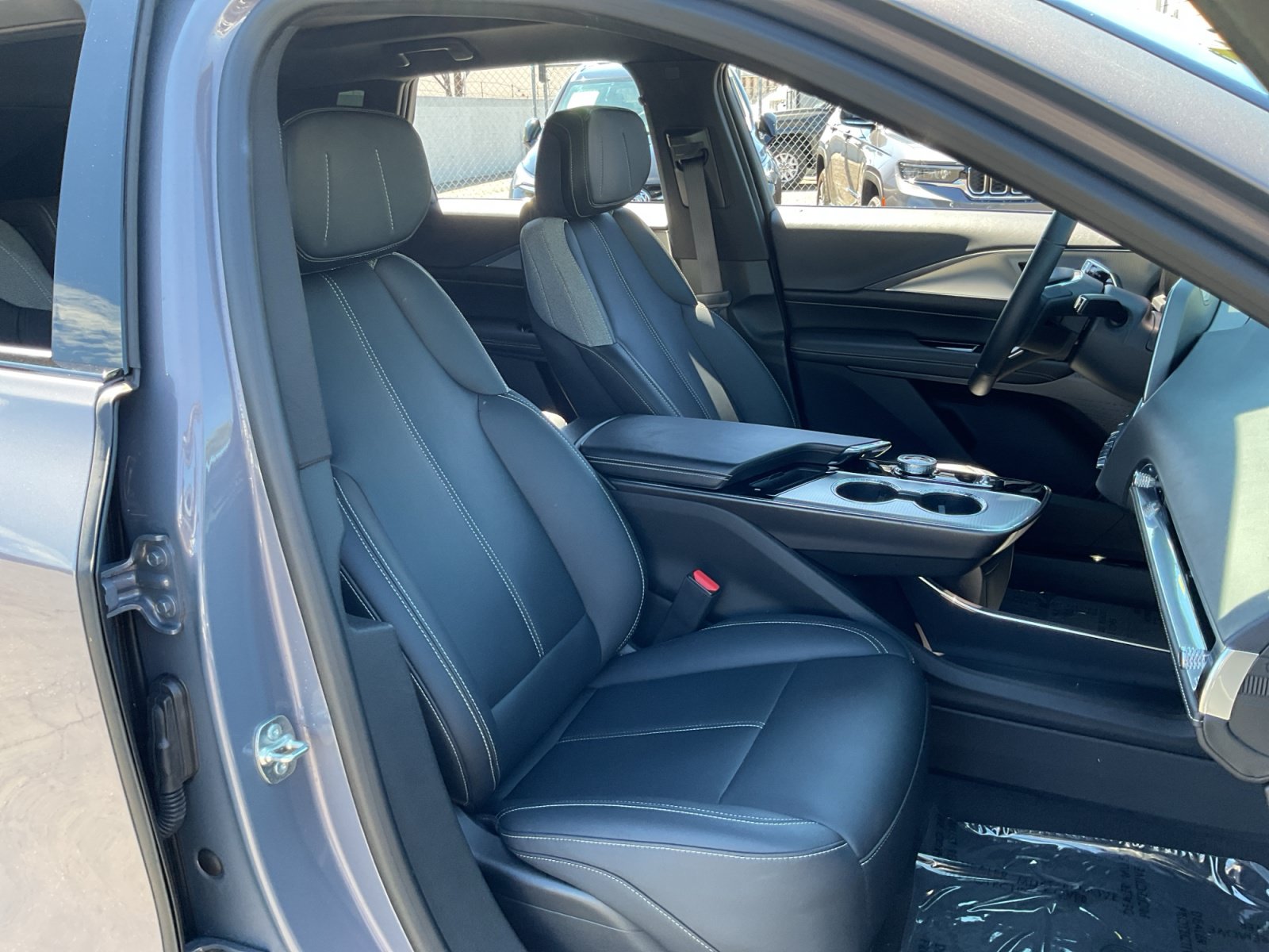 Used 2024 Cadillac Lyriq Tech RWD image 21