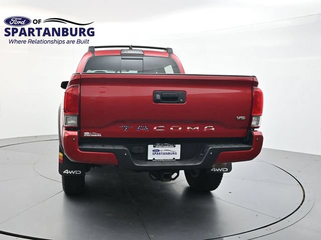 Used 2017 Toyota Tacoma TRD Off-Road AWD/4WD image 6