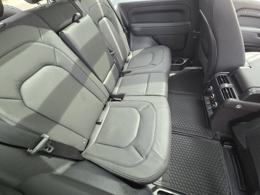 New 2026 Land Rover Defender 90 V8 AWD/4WD image 35