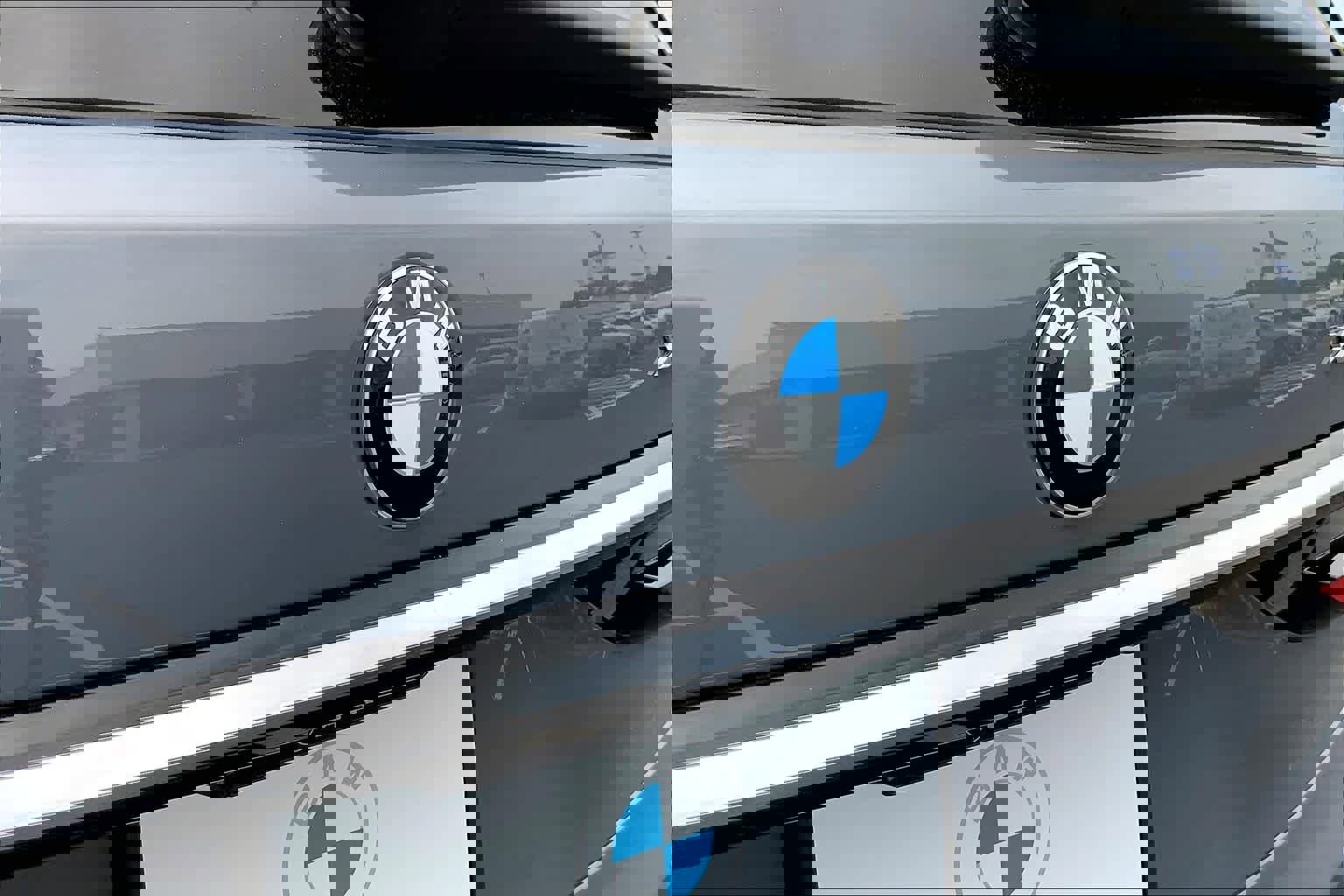 Used 2024 BMW X7 xDrive40i image 29