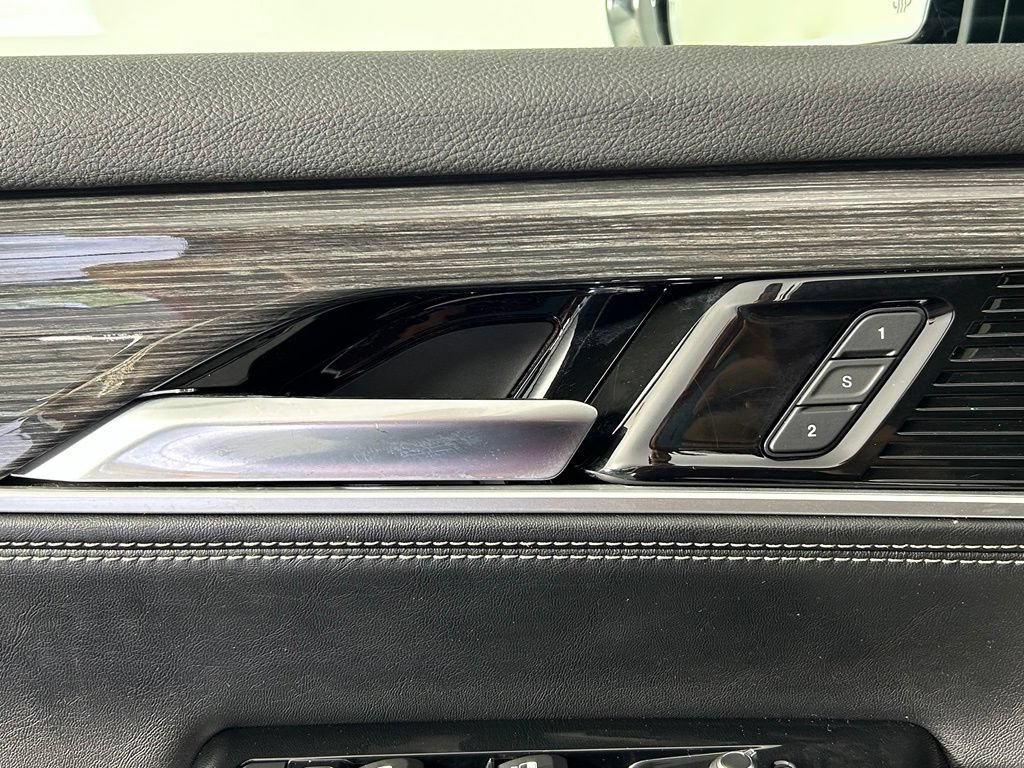 Used 2022 Jeep Wagoneer Series III w/ Rear Seat Video Group 1 AWD/4WD image 38