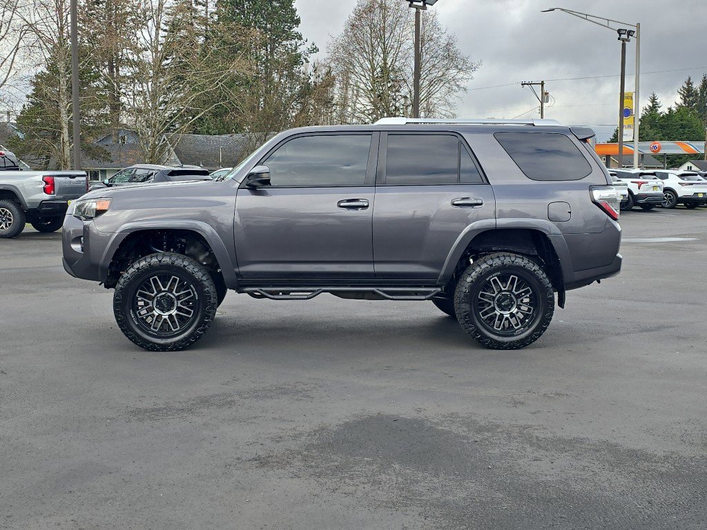 Used 2016 Toyota 4Runner SR5 image 6