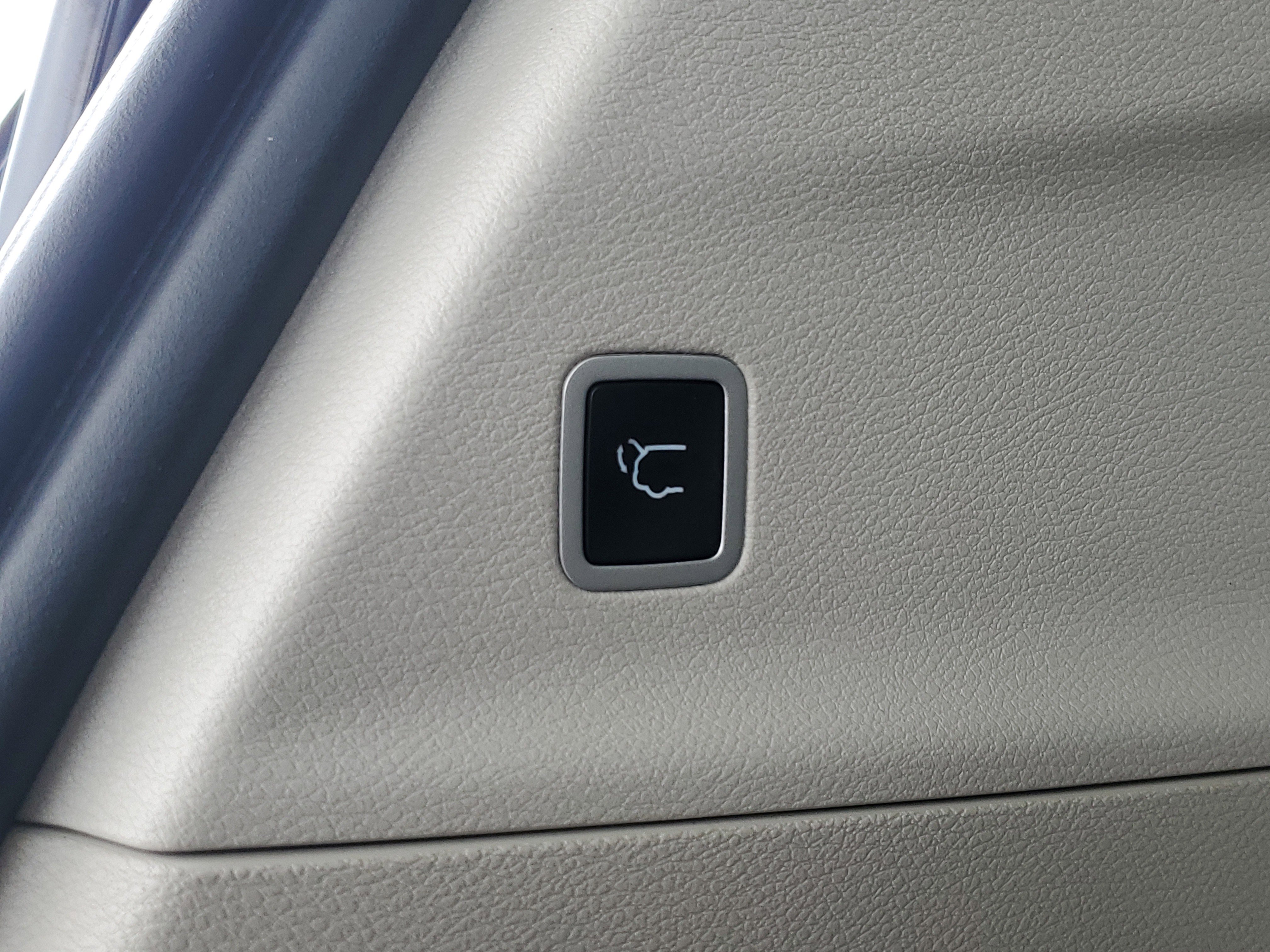 Used 2022 Chrysler Pacifica Touring-L FWD image 8