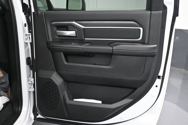 New 2026 RAM 3500 Big Horn AWD/4WD image 13