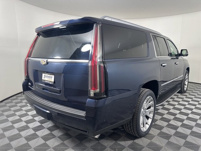 Used 2017 Cadillac Escalade ESV Luxury image 2