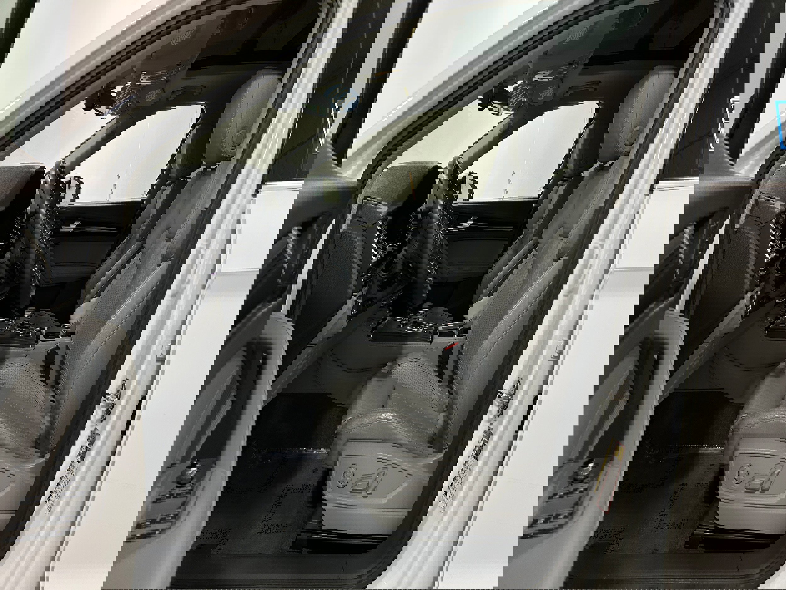 Used 2020 Audi Q5 Prestige image 4