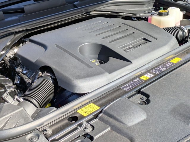 New 2026 Land Rover Range Rover SE image 19