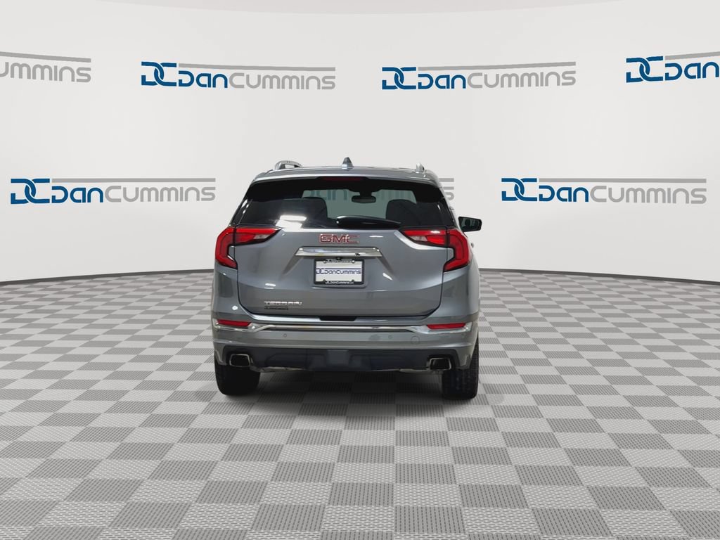 Used 2020 GMC Terrain Denali w/ Denali Premium Package FWD image 7