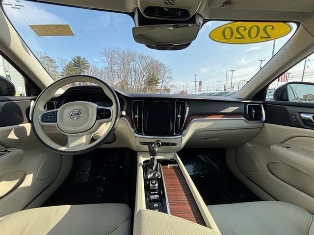Used 2020 Volvo S60 T6 Momentum w/ Protection Package image 14