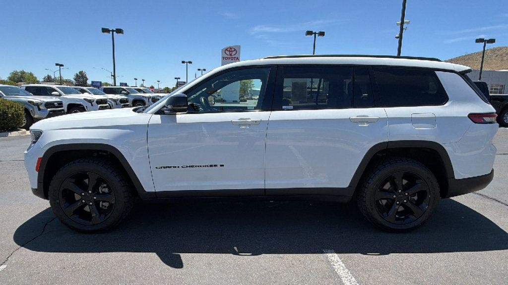 Used 2021 Jeep Grand Cherokee L Laredo AWD/4WD image 6