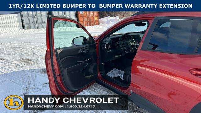 Certified 2024 Chevrolet Trax RS w/ Driver Confidence Package image 11
