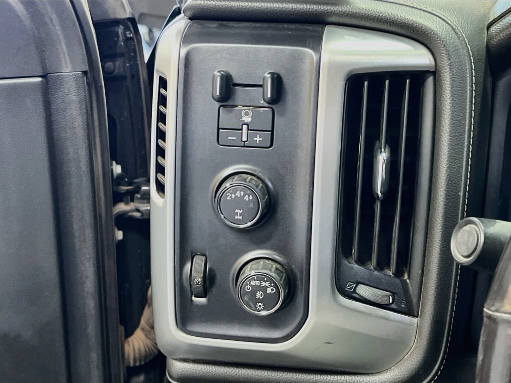 Used 2019 GMC Sierra 3500 SLT w/ Duramax Plus Package AWD/4WD image 10