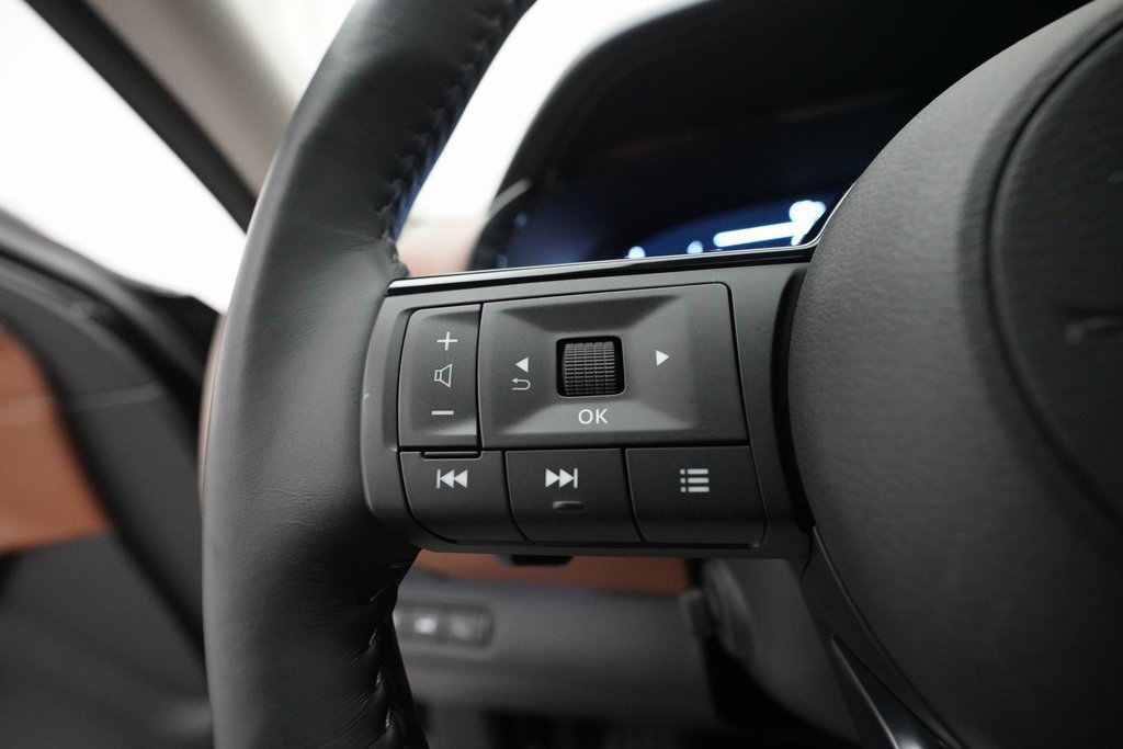 Certified 2024 Nissan Pathfinder Platinum w/ Cargo Package image 18