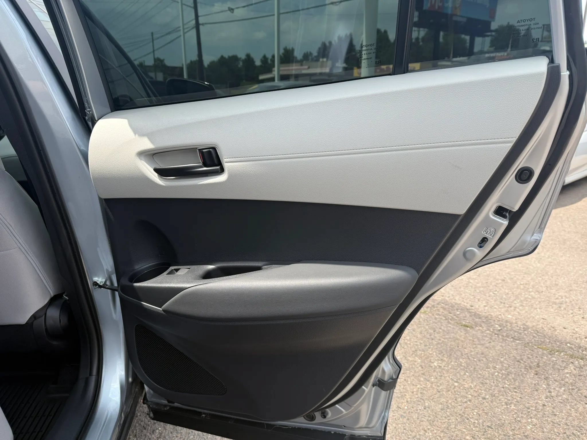 Used 2026 Toyota Corolla Cross LE FWD image 16
