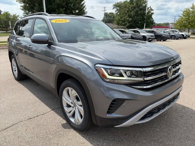 Used 2023 Volkswagen Atlas SE AWD/4WD image 2